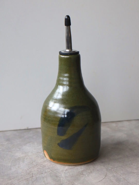 Oil Pourer in Moss and Oxide Brushwork by Hannah Burgess